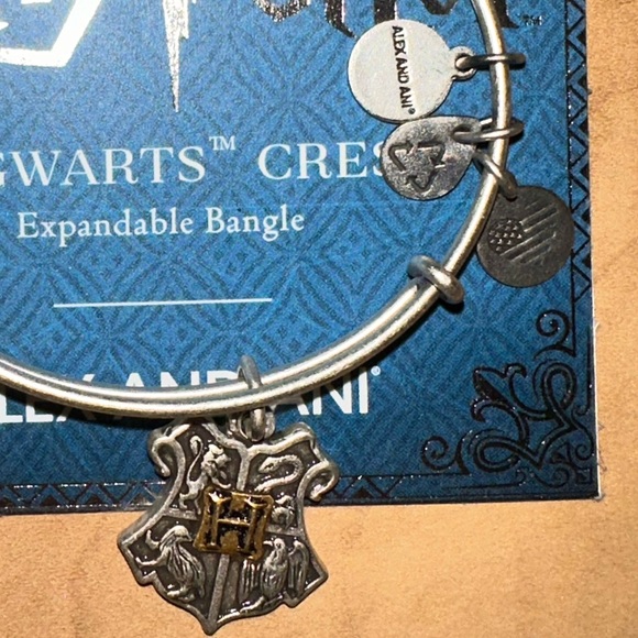 Alex and Ani Hogwarts Crest - Picture 2 of 5